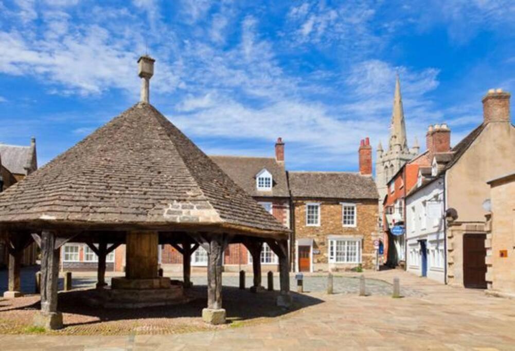 Beautiful Georgian Cottage Within A Private Walled Garden Oakham Exterior foto