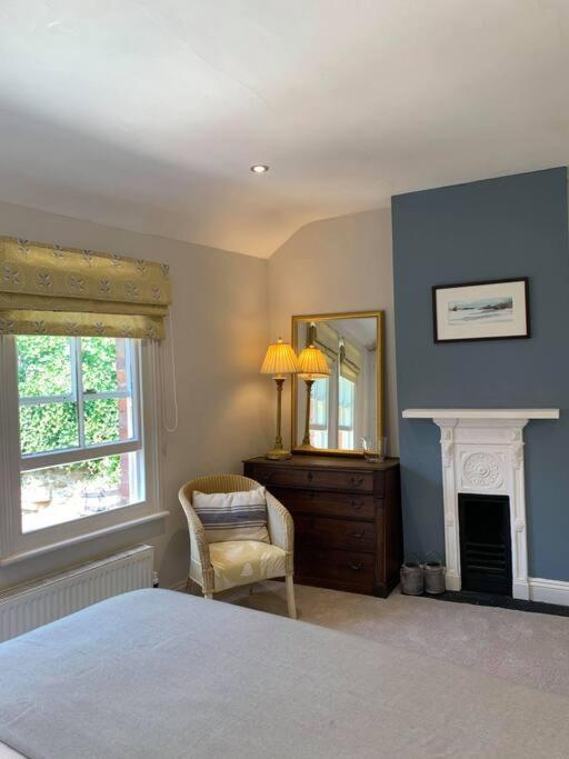 Beautiful Georgian Cottage Within A Private Walled Garden Oakham Exterior foto