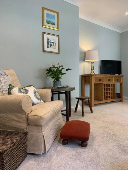 Beautiful Georgian Cottage Within A Private Walled Garden Oakham Exterior foto